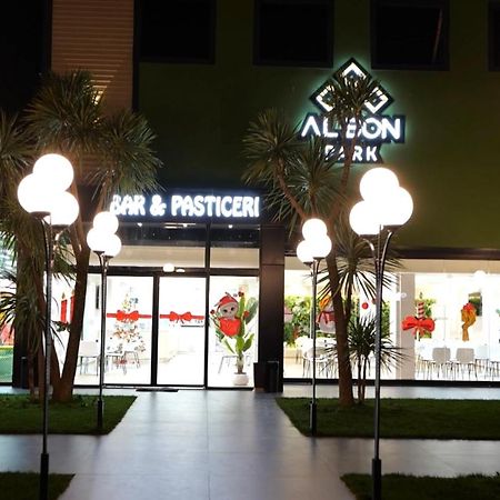 Al Bon Park Hotel Берат Екстериор снимка