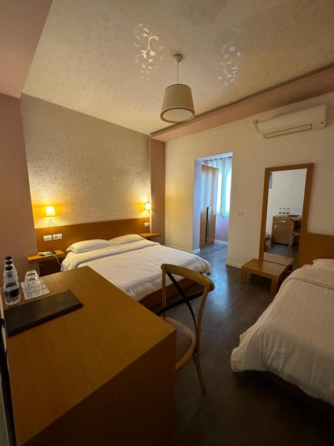 Al Bon Park Hotel Берат Екстериор снимка